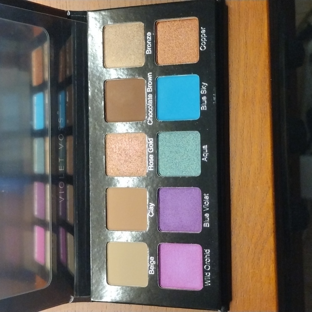 Violet Voss Essentials 2 eyeshadow palette